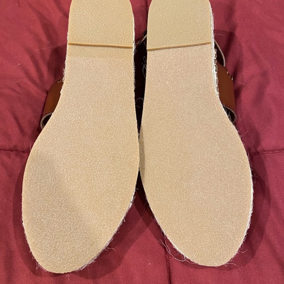 Just Fab Sanna Flat Sandal Two-Tone - Picture 3 of 7